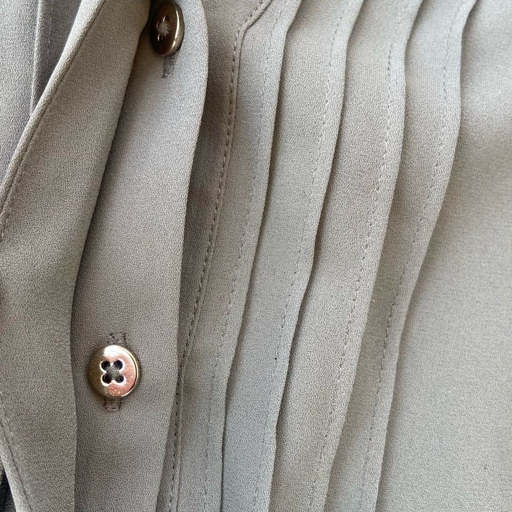 White House Black Market Olive Green Pleated V-Neck Long Sleeve Dress - Picture 5 of 16